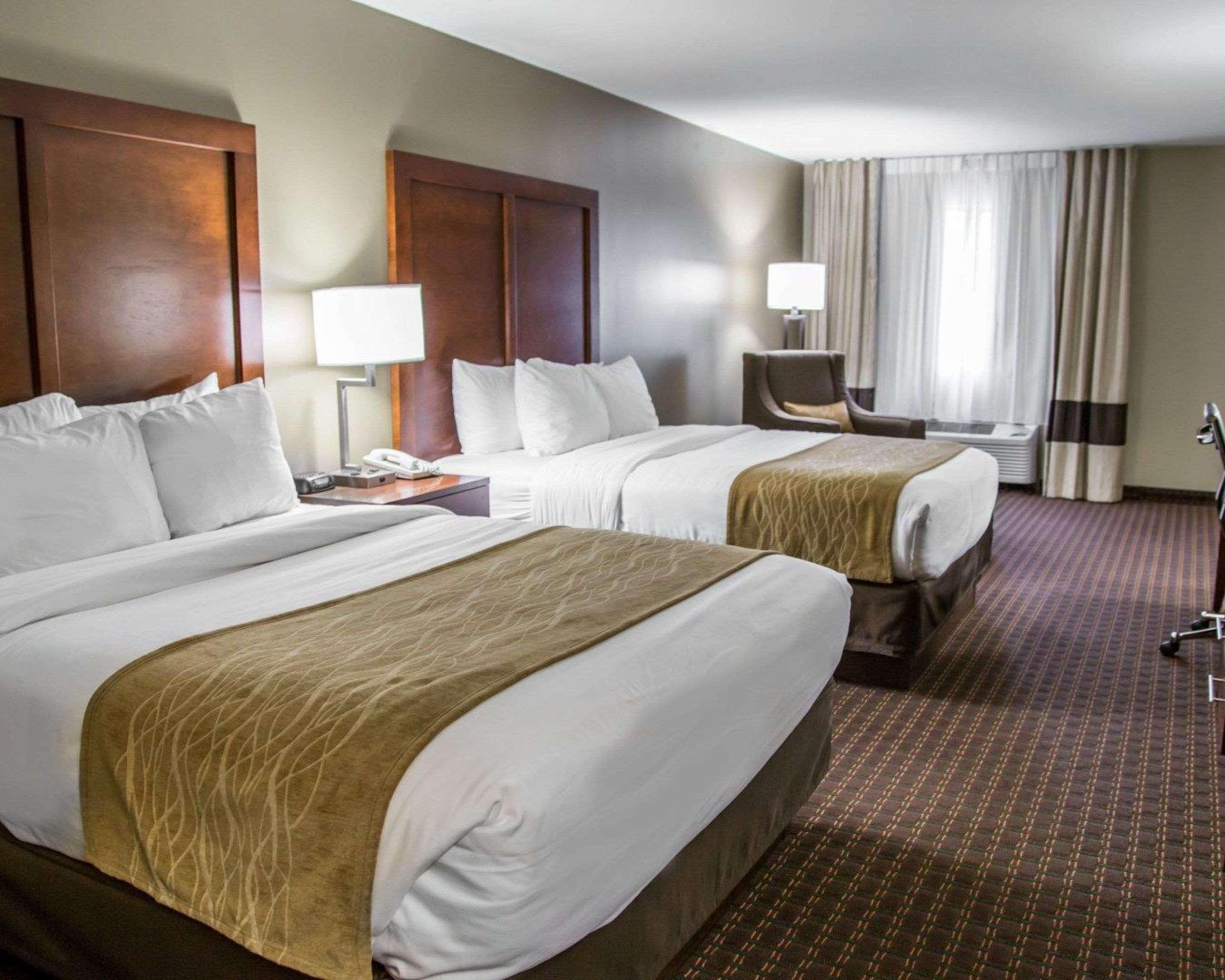 Comfort Inn & Suites Riverview Near Davenport And I-80 Le Claire Ngoại thất bức ảnh