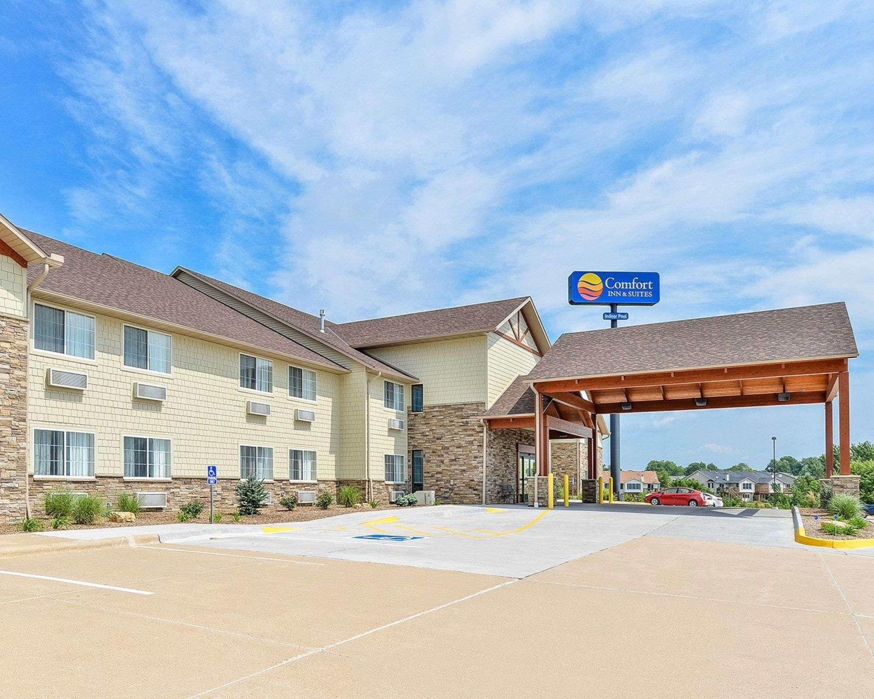 Comfort Inn & Suites Riverview Near Davenport And I-80 Le Claire Ngoại thất bức ảnh