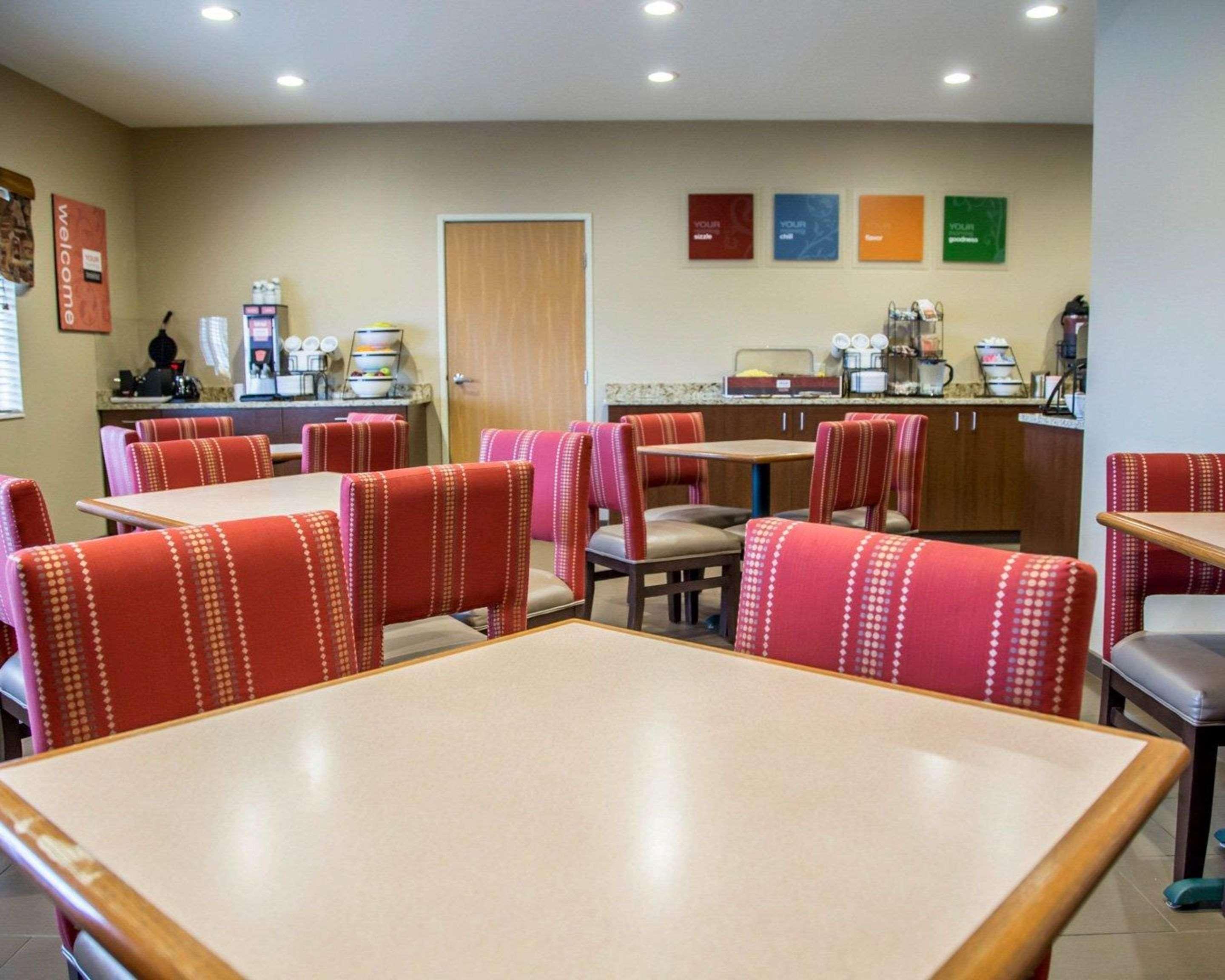 Comfort Inn & Suites Riverview Near Davenport And I-80 Le Claire Ngoại thất bức ảnh
