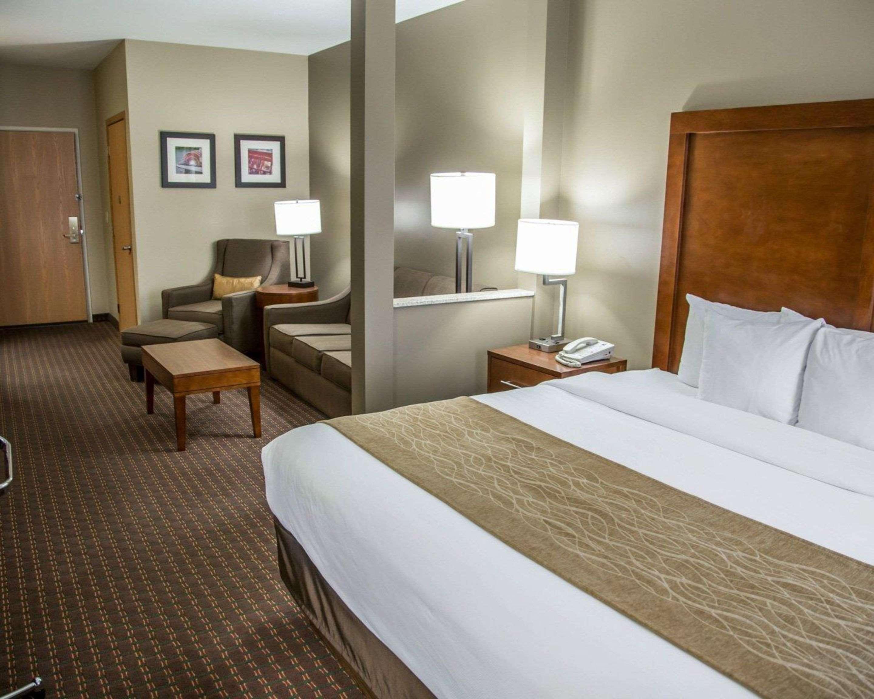 Comfort Inn & Suites Riverview Near Davenport And I-80 Le Claire Ngoại thất bức ảnh