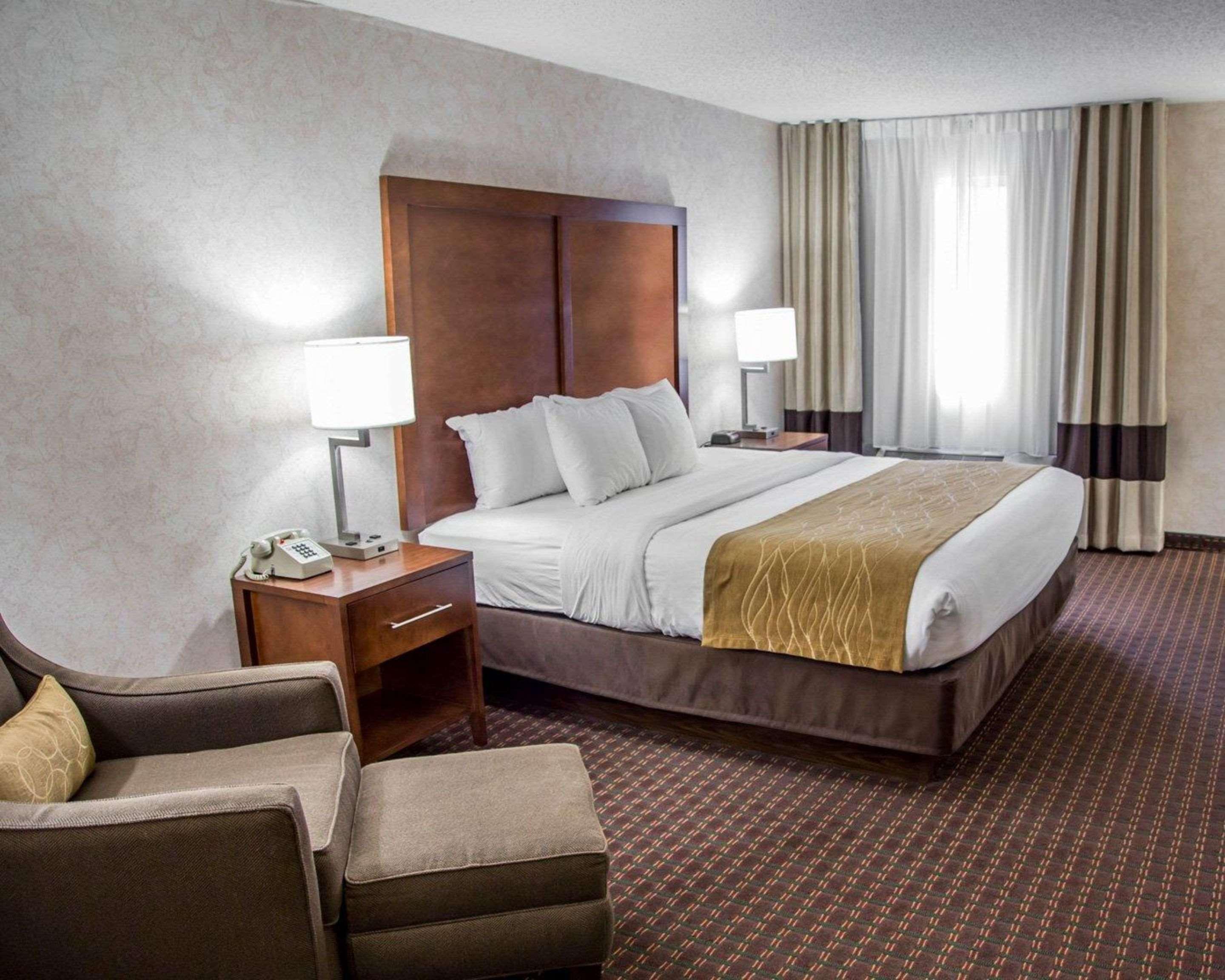 Comfort Inn & Suites Riverview Near Davenport And I-80 Le Claire Ngoại thất bức ảnh