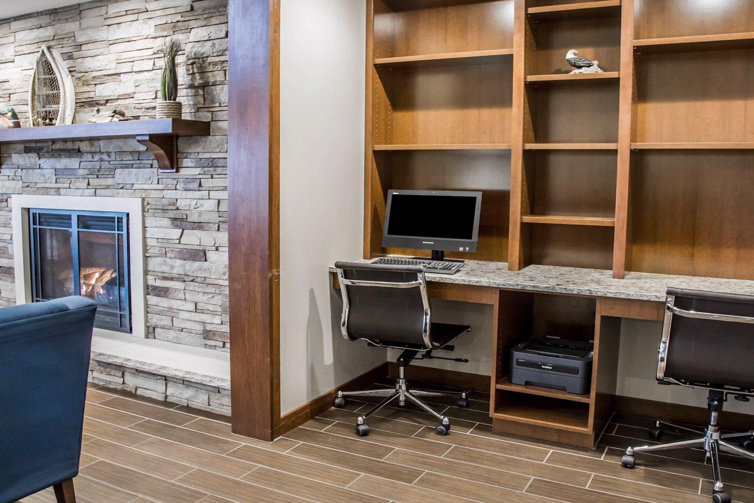 Comfort Inn & Suites Riverview Near Davenport And I-80 Le Claire Ngoại thất bức ảnh