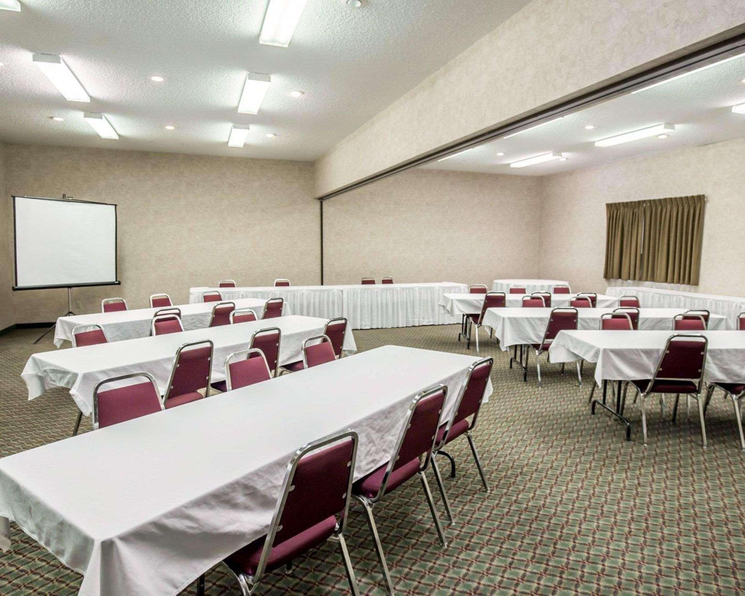 Comfort Inn & Suites Riverview Near Davenport And I-80 Le Claire Ngoại thất bức ảnh