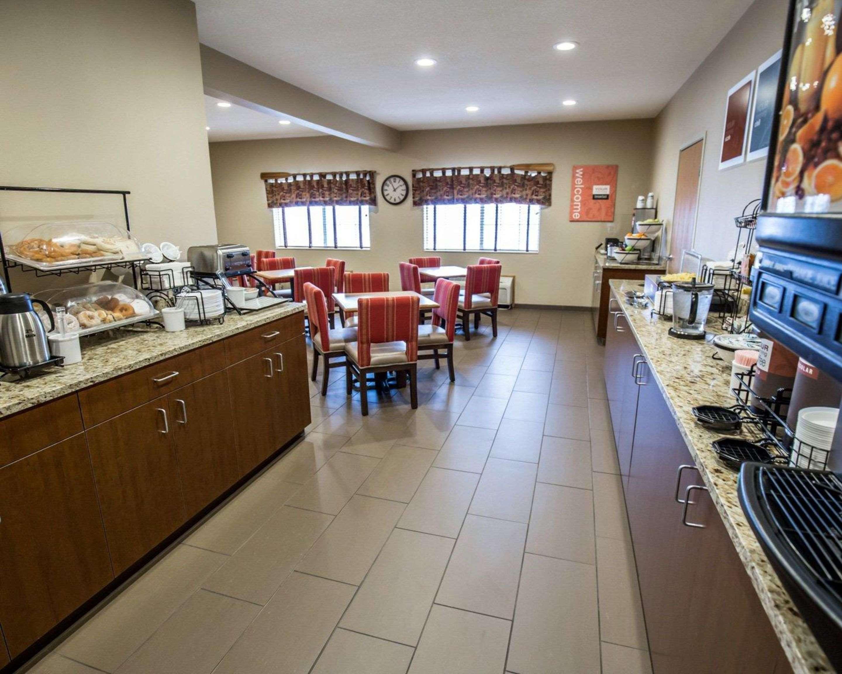 Comfort Inn & Suites Riverview Near Davenport And I-80 Le Claire Ngoại thất bức ảnh