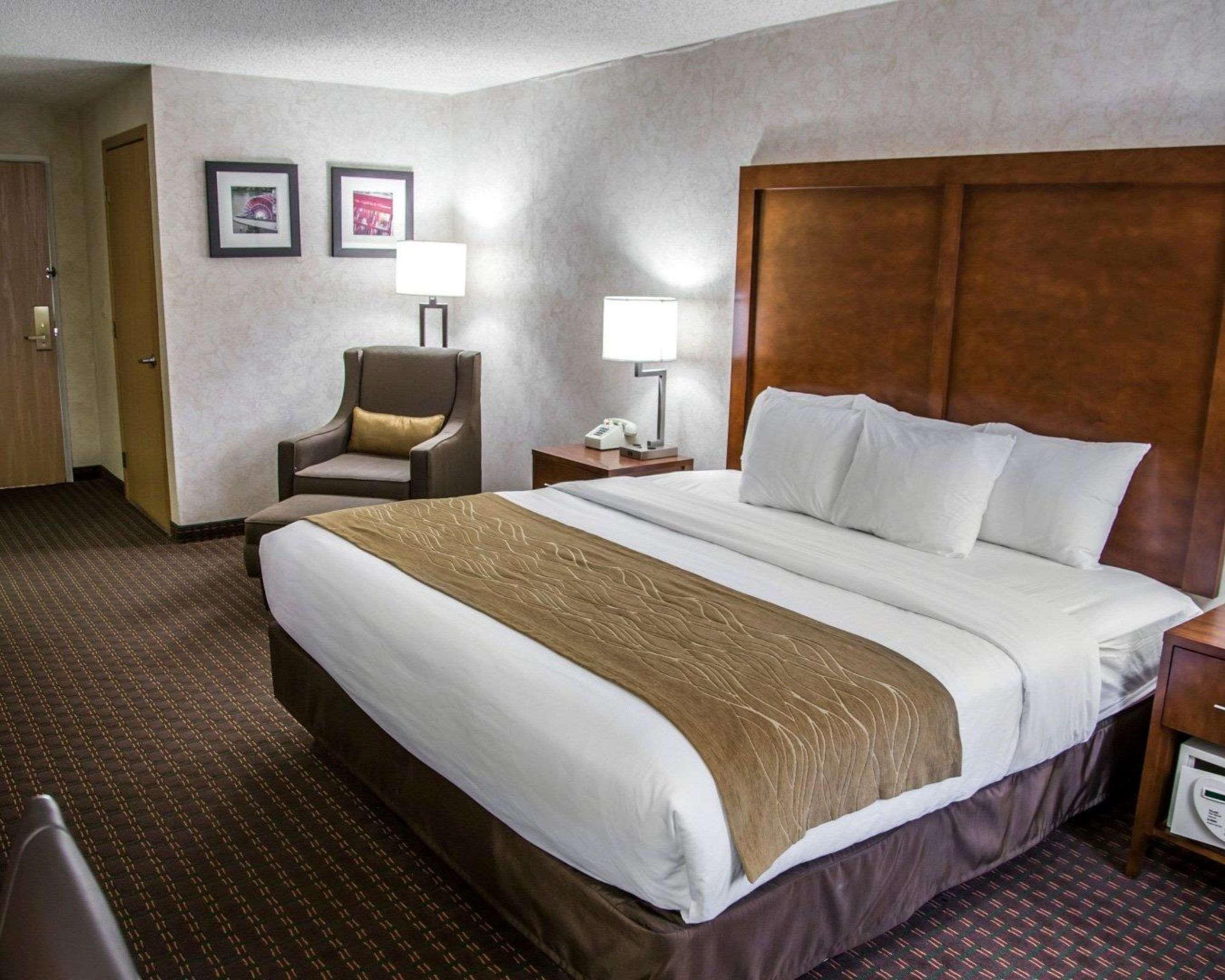 Comfort Inn & Suites Riverview Near Davenport And I-80 Le Claire Ngoại thất bức ảnh