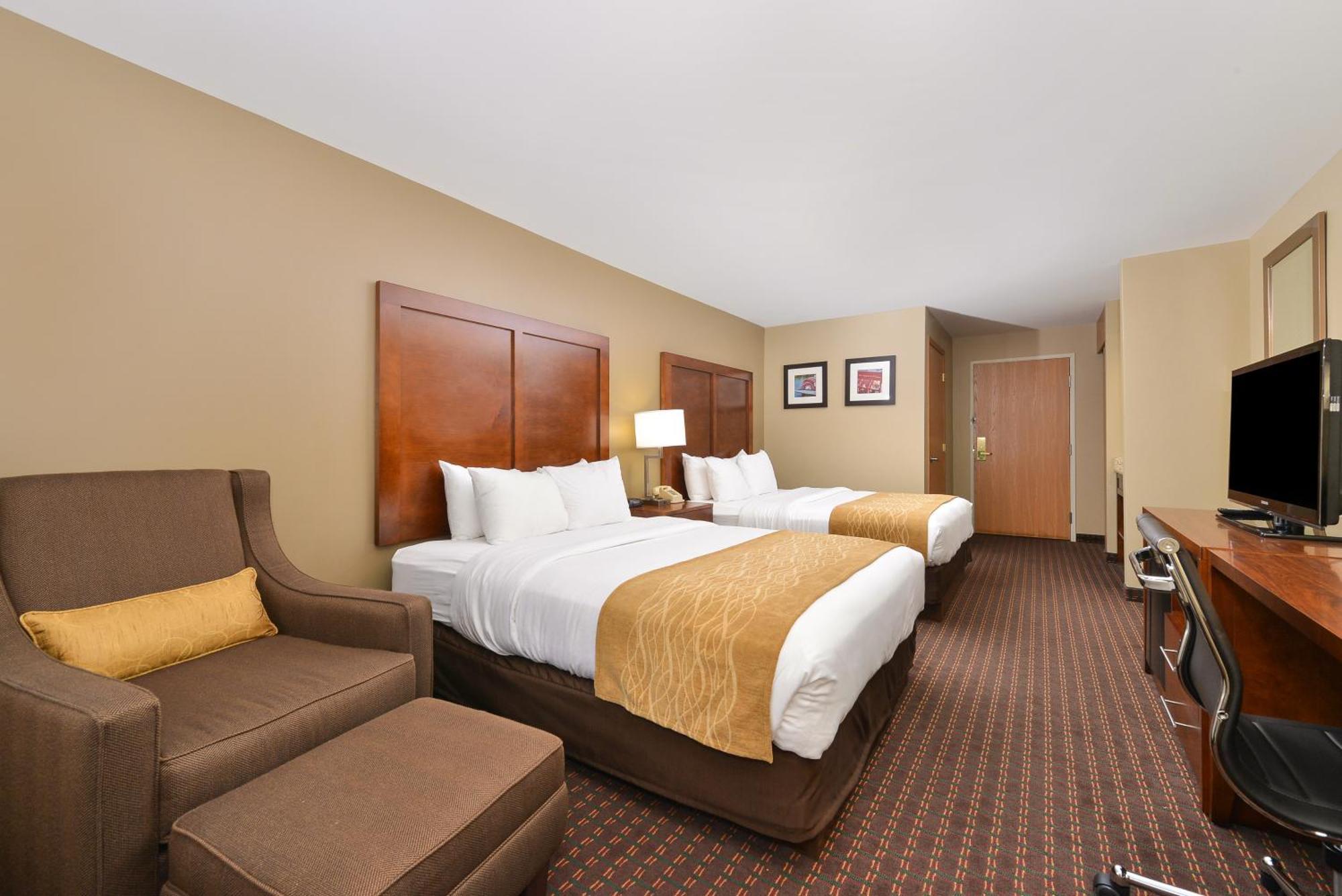 Comfort Inn & Suites Riverview Near Davenport And I-80 Le Claire Phòng bức ảnh