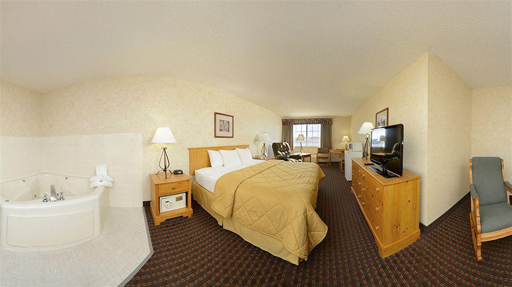 Comfort Inn & Suites Riverview Near Davenport And I-80 Le Claire Ngoại thất bức ảnh
